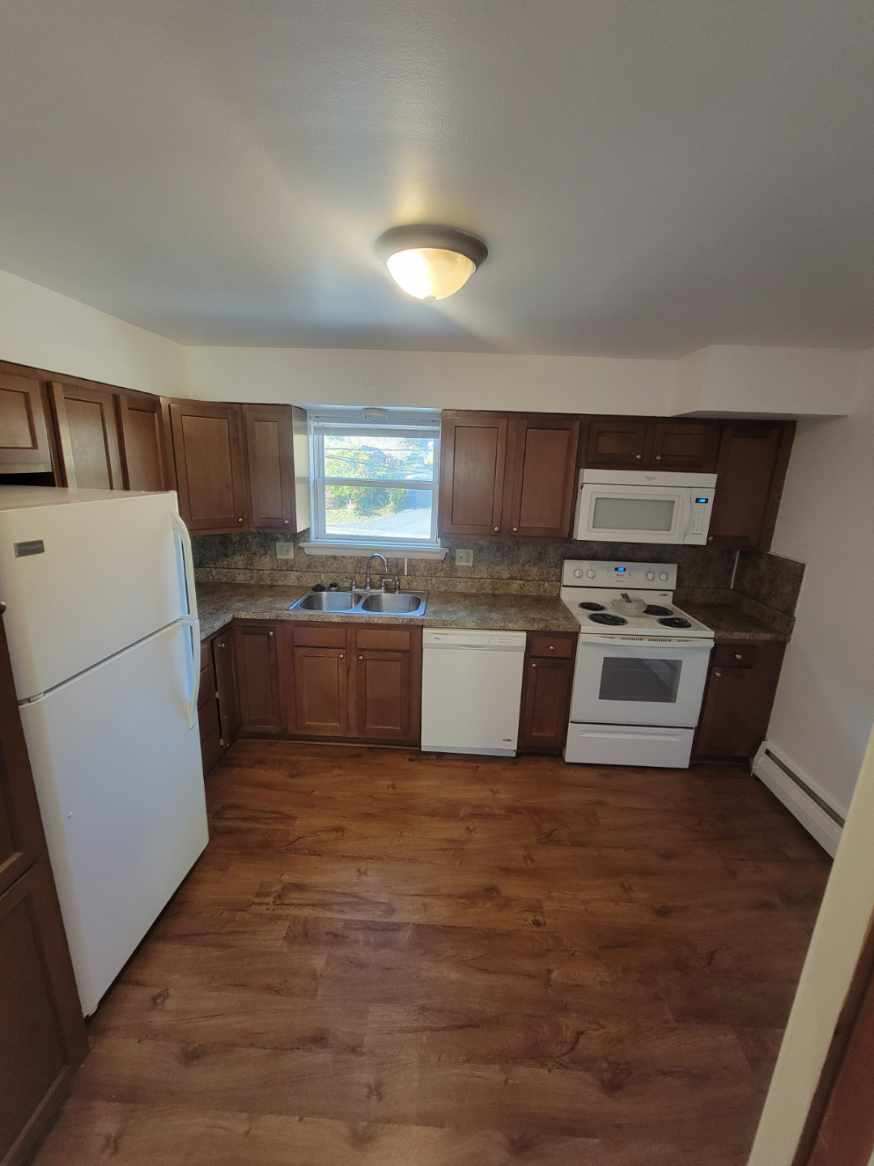 4210 Sussex Drive, Apt. B