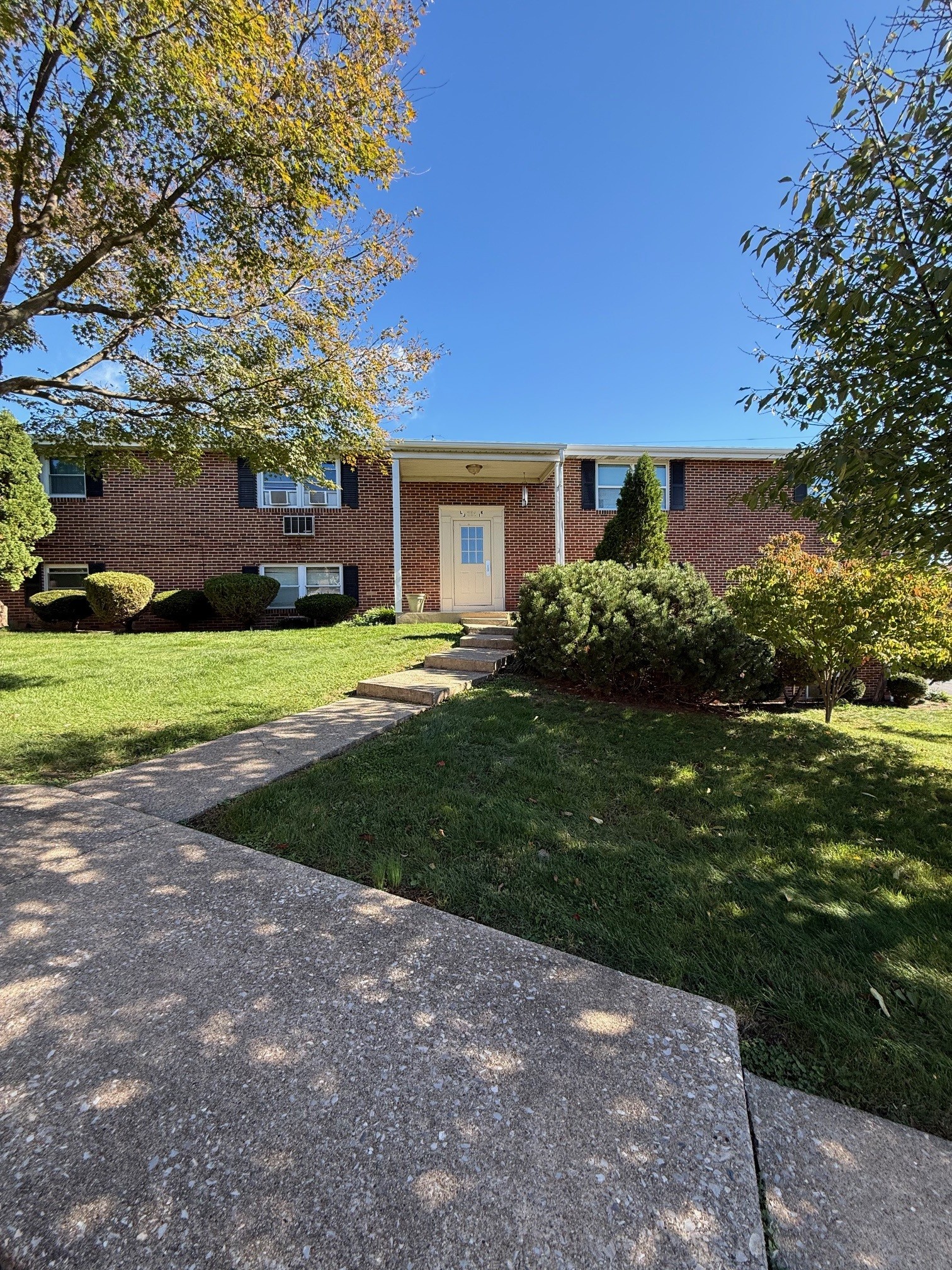 321I West Shady Lane